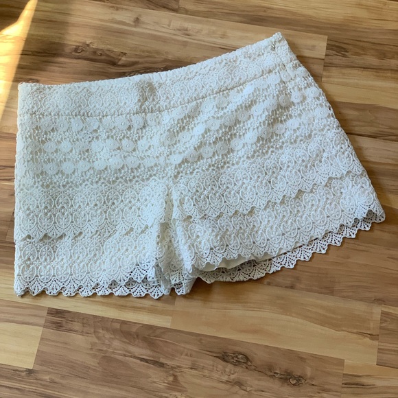 LOFT Pants - Loft Riviera lace shorts size 14,